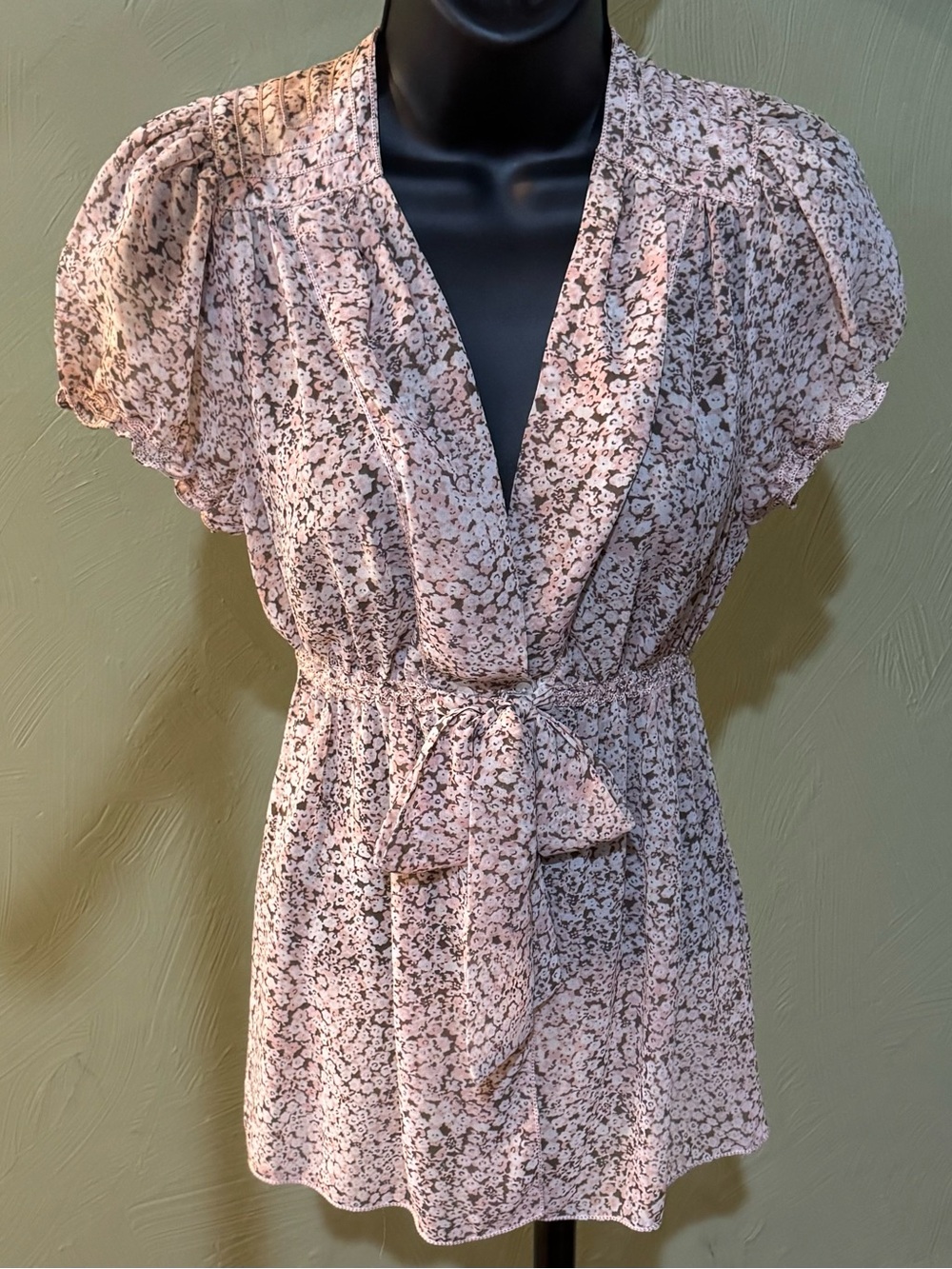 Max Edition V-Neck Dainty Floral Wrap Style Blouse Women’s Size M Pink/Tan/Brown